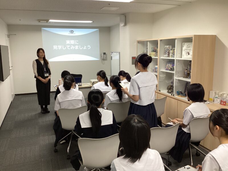 中学３年　特別プログラム 第１弾（株式会社サイバーコネクトツー福岡本社を訪問して）